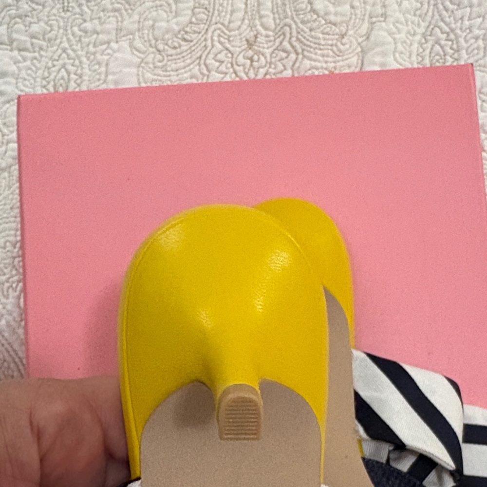 CAbi Women's Navy and White Bow Mules - Picture 6 of 9